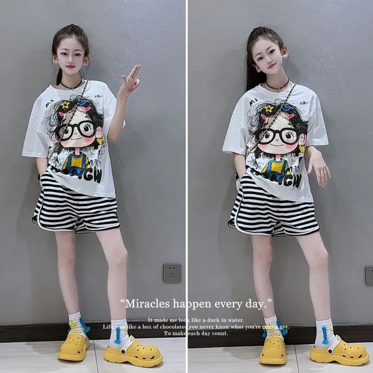 甜美风可爱卡通女孩趣味短袖大女童夏季新款涂鸦T恤条纹短裤套装