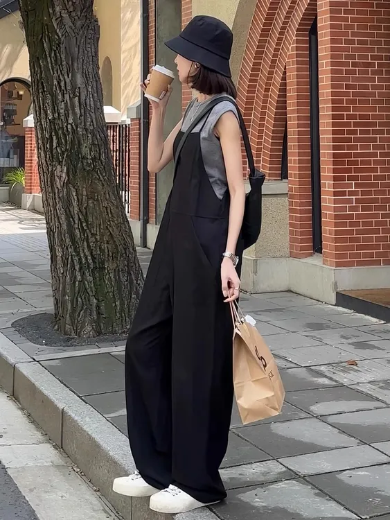 法式黑色宽松显瘦减龄背带裤女士夏季新款小个子慵懒风连体阔腿裤