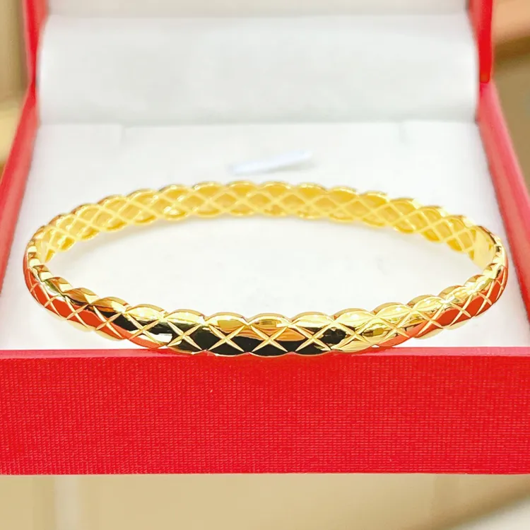 18K金潮牌波浪纹香香菱格手镯91288约7-11克