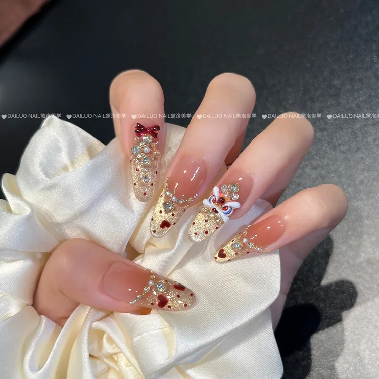 【心悦醒狮】2026新年醒狮锆石钻气质堆钻金光猫眼纯手工穿戴甲