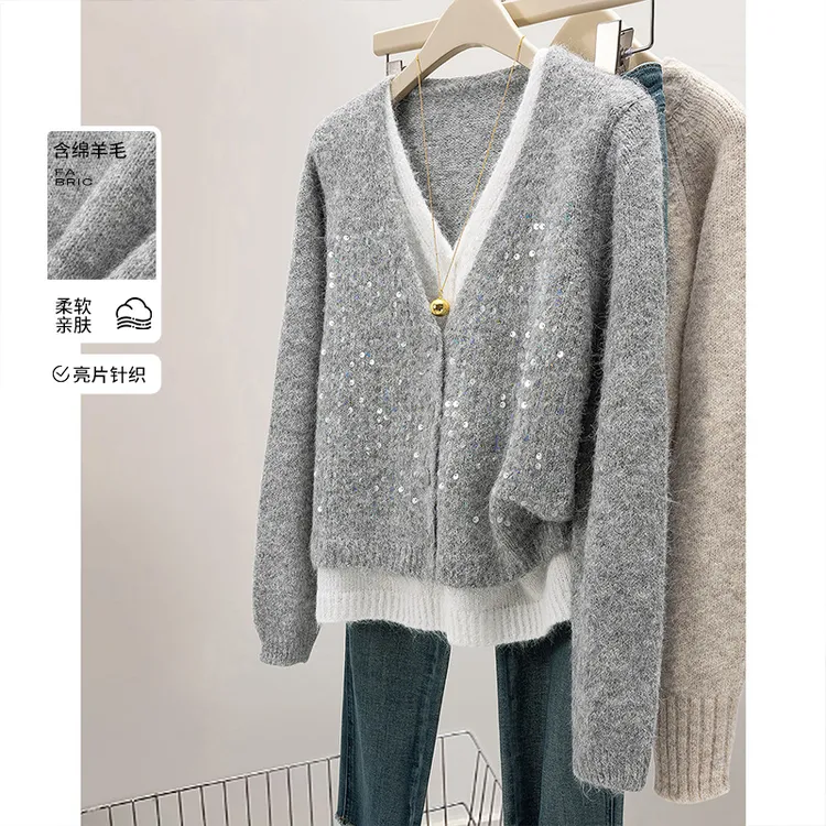 丝柏舍2025绵羊毛冬新款女设计感撞色宽松假两件针织衫S53P0103Z