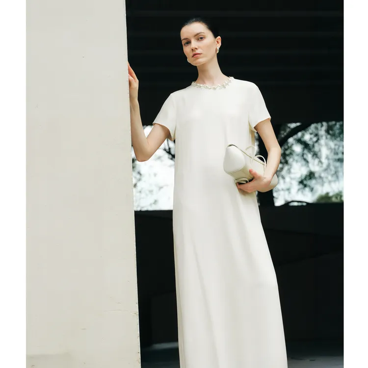 LYNEE 醋酸圆领重工钉珠直身短袖连衣裙女简约 LGD2FSW101