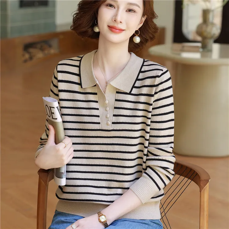 妈妈秋装新款针织外穿上衣百搭40岁50中老年女秋装条纹翻领毛衣薄