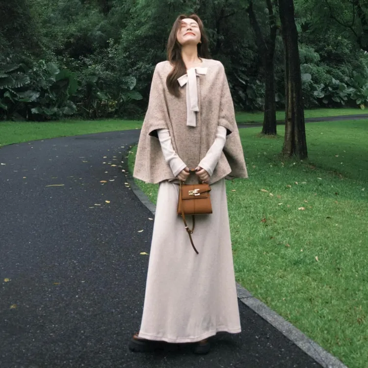 miu系千金风穿搭连衣裙子女秋冬季2025新款斗篷外套内搭长裙套装