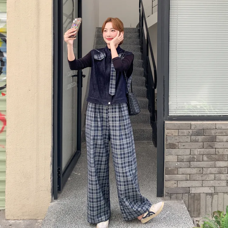 韩系穿搭一整套女2025早秋新款设计感牛仔马甲格纹阔腿裤两件套