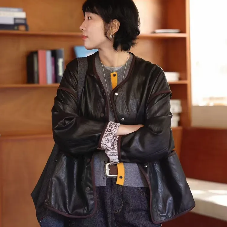 晶姐家圆领边撞色外套