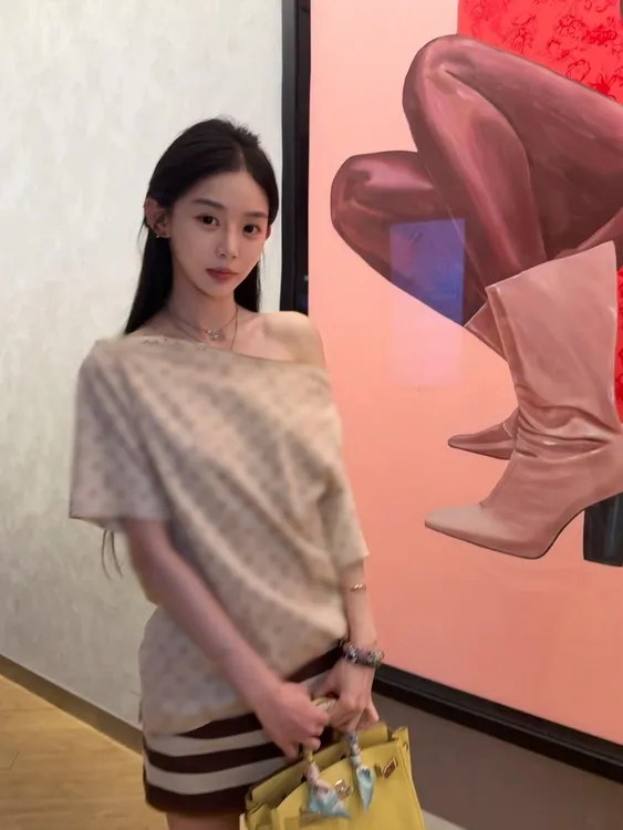 2025新款高级感时尚气质老花链一字领短袖上衣女显瘦半身裙两件套