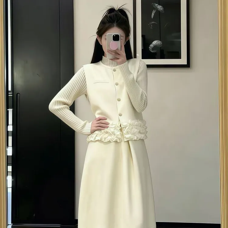 【珠玉】秋冬高级感气质白色针织打底衫马甲高腰半身裙两件套装