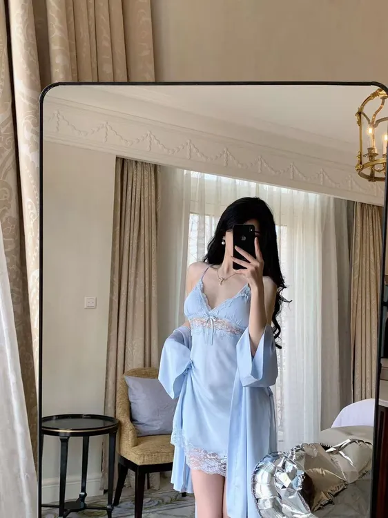 【海豚湾恋人】性感睡衣女 新款带胸垫蕾丝冰丝吊带睡裙套装睡袍
