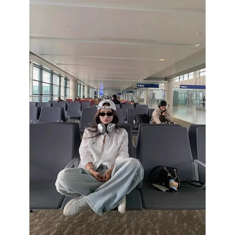 白色棉麻小马刺绣衬衫女2025春夏季新款简约休闲百搭防晒长袖上衣