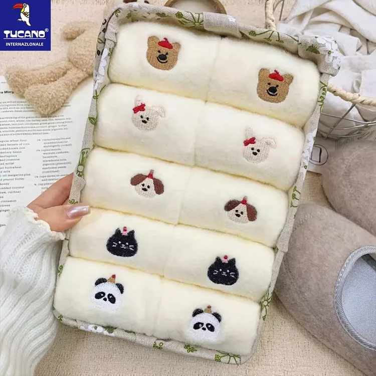 秋冬款纯白加厚女袜子中筒秋冬季保暖加绒睡眠地板可爱毛绒绒袜子