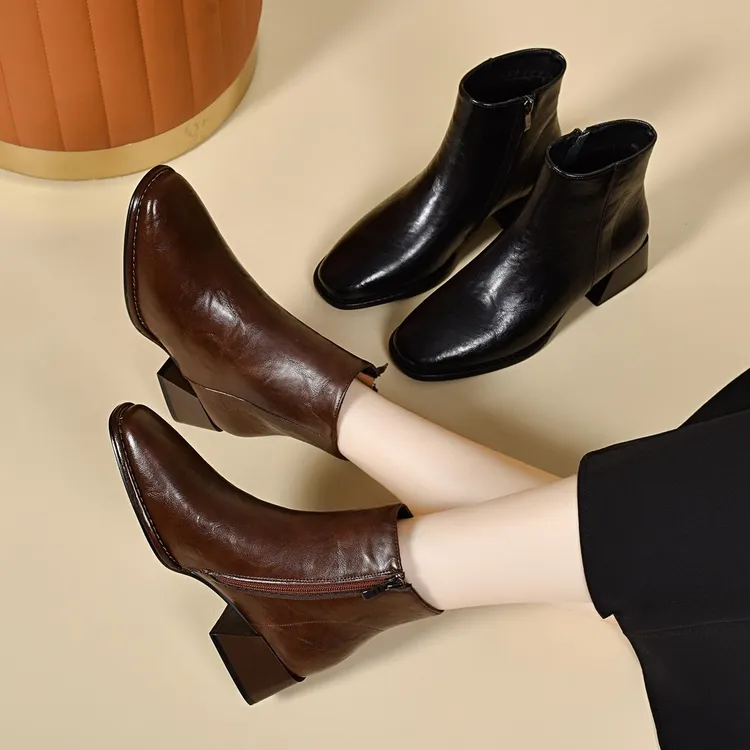 新款单靴方圆头百搭低跟女短靴牛皮靴款粗跟短筒女靴中年妈妈靴子