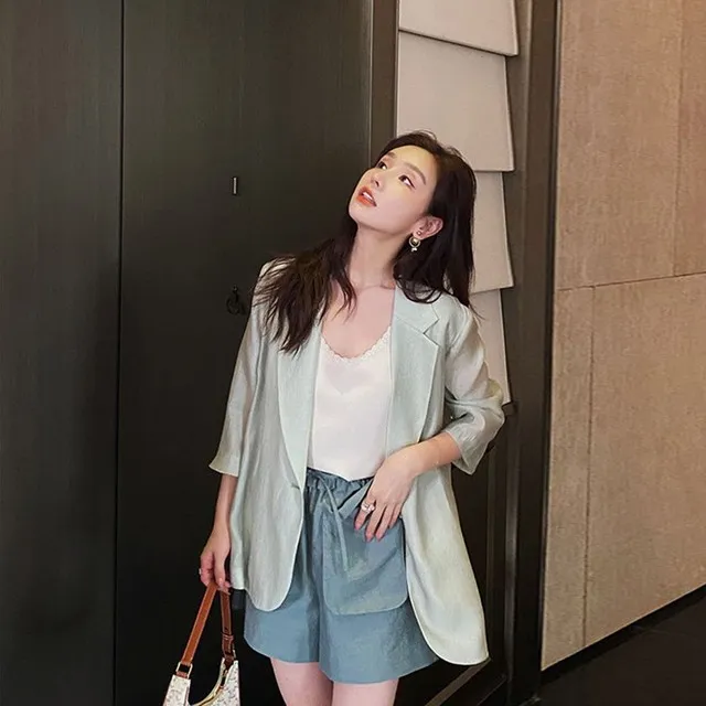 大码女装春夏新款薄气质西装外套胖mm休闲宽松防晒西服上衣200斤