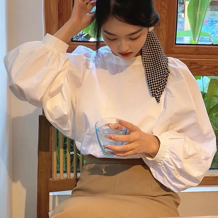 法式宽松白色泡泡袖衬衫女洋气别致甜美设计感圆领上衣显瘦百搭