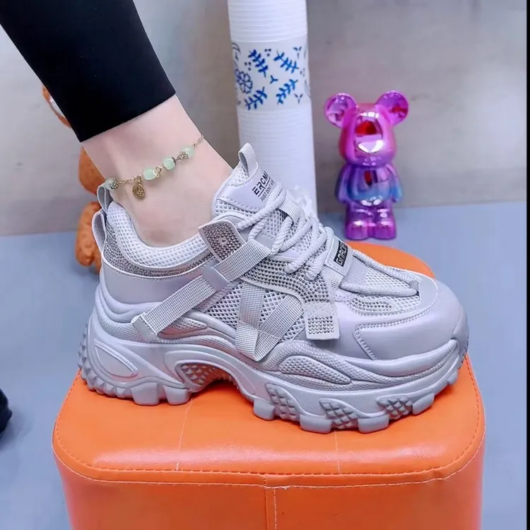 2025专柜轻奢秋冬新款炫彩增高老爹鞋舒适透气时尚百搭软底软面鞋