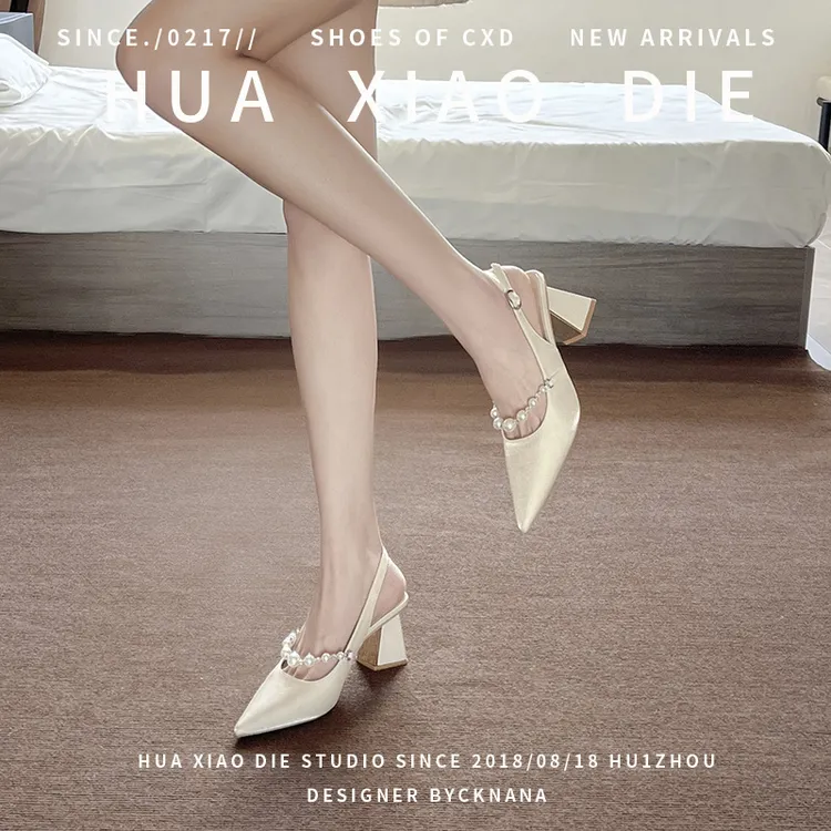 花小蝶法式高级感绝美高跟鞋女尖头粗跟一字带小众不累脚包头凉鞋