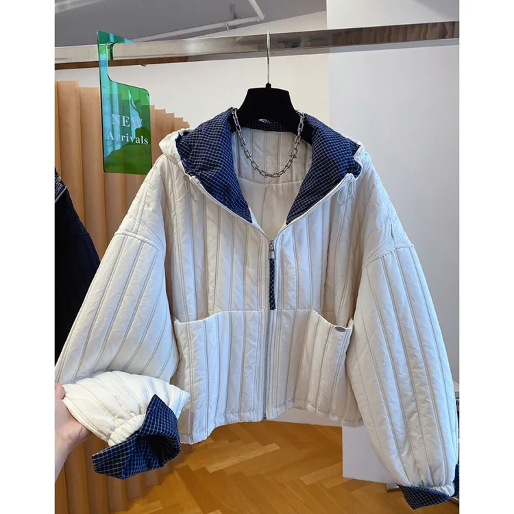 精致年轻款绗缝夹棉外套女2025新款秋冬宽松连帽短款小棉服上衣