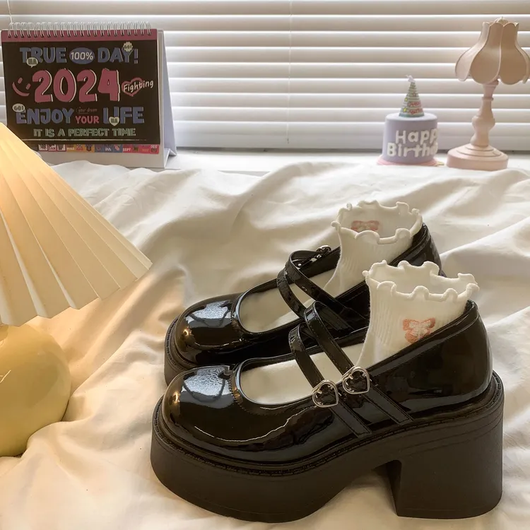 啄木鸟黑色小皮鞋女高跟鞋2025春季新款粗跟厚底增高玛丽珍单鞋