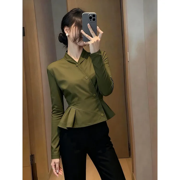 秋季新款绿色短外套女时髦洋气独特漂亮超好看小香风气质掐腰上衣