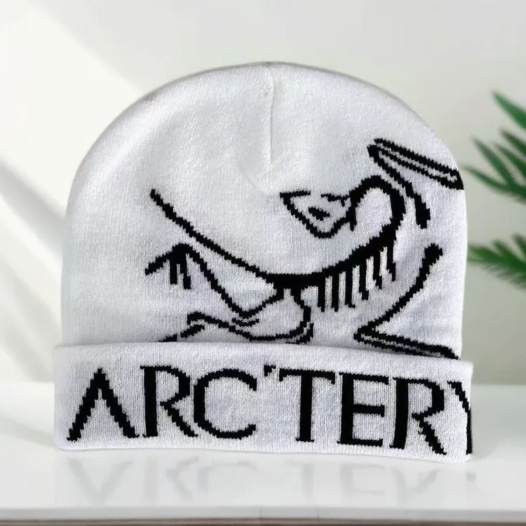 显脸小女士鸭舌帽2025春季新款无檐绒线针织帽鲜艳夺目吸睛必备