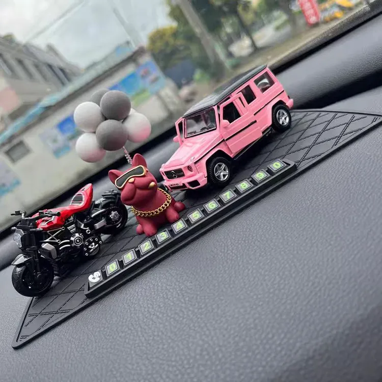 高端汽车中控台饰品斗牛犬车载摆件可爱车内高级感车内装饰网红男