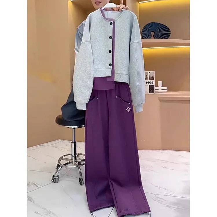 一套完整的女性减龄服装2025秋季风格灰色半球夹克上衣紫色阔腿裤