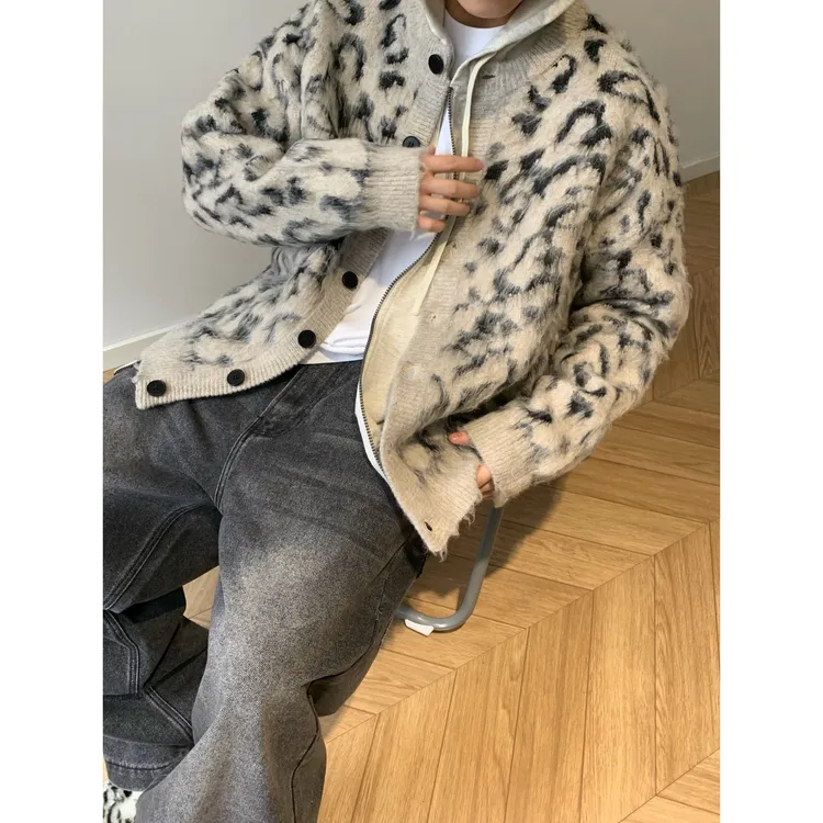 dannyandzee冬季复古百搭个性豹纹提花拉毛纽扣开衫毛衣外套876