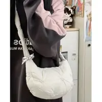 高级感云朵包包女韩版简约清冷感斜挎包少女学生百搭大容量饺子包