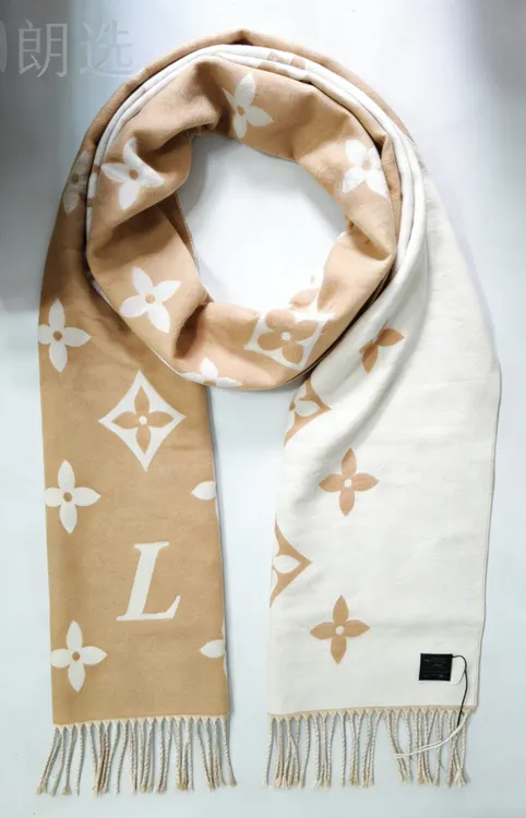 双面仿羊绒高级感白色围巾女字母老花黑灰淡奶茶围脖大红加厚披肩