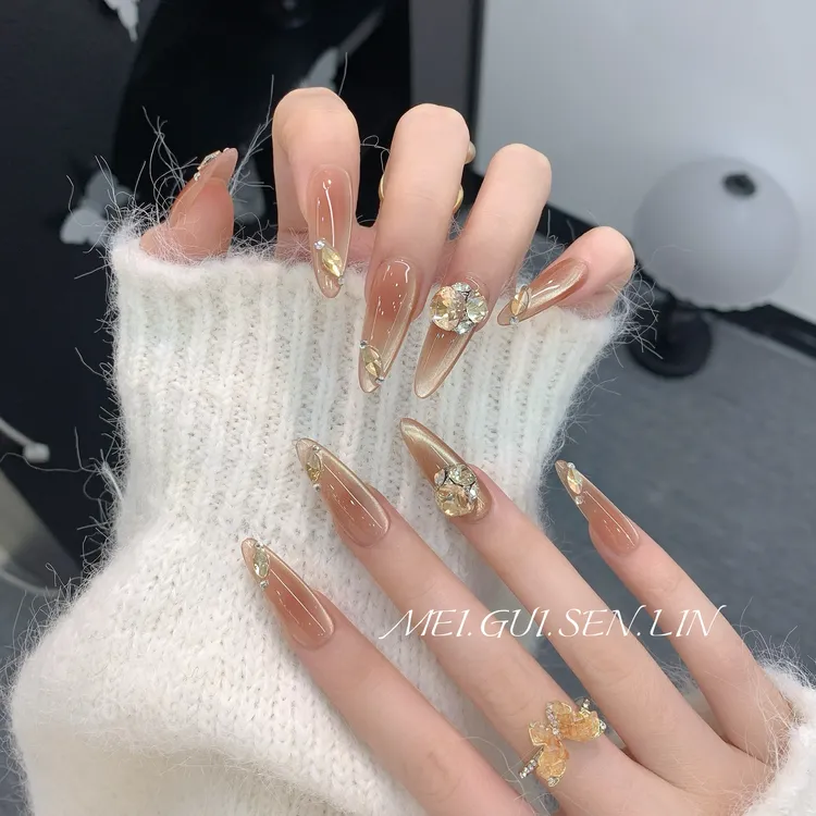 乌龙冰茶 玫瑰森林温柔奢华香槟猫眼秋冬百搭约会显白手工穿戴甲