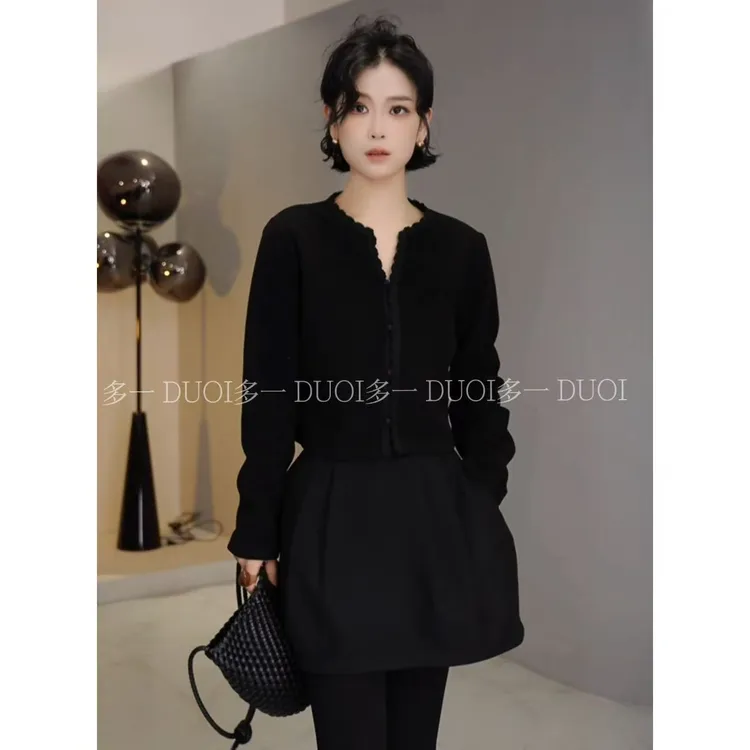 多一“晚棠”2025秋季花边锥形领盘扣长袖正肩百搭纯色开衫上衣