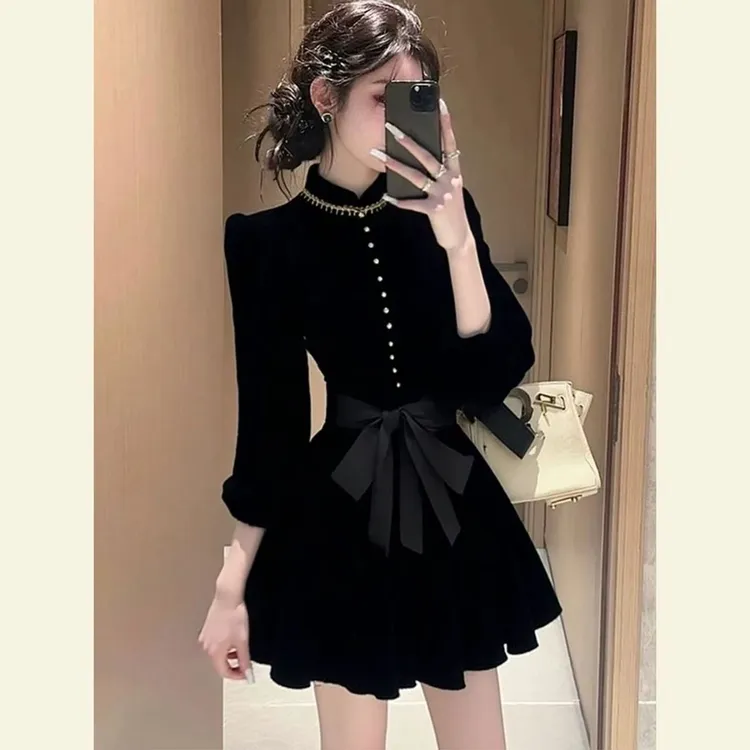 伯拉德千金 秋装新款法式赫本千金复古穿搭丝绒连衣裙高级小黑裙