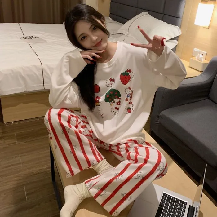 爆款秋冬季卡通带胸垫德绒睡衣新款女休闲舒适宽松保暖家居服套装