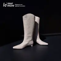 Le' Murmure 冬季新款蛇纹低跟骑士靴真皮尖头气质长靴高筒靴达
