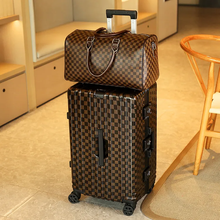 2025年新款46开行李箱棋盘格经典旅行箱高档时尚轻便铝框拉杆箱