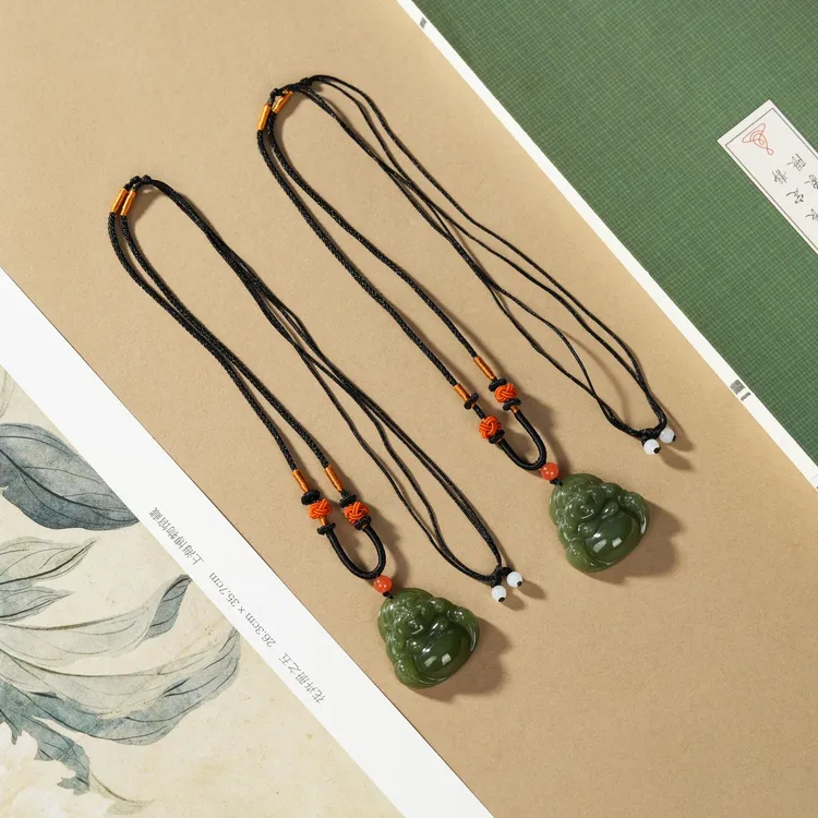 和田玉吊坠-多样性发一件-29x29x8.5mm V84060-M（甄选）