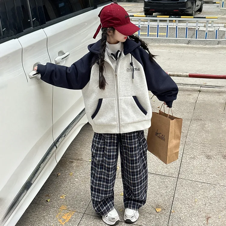 女童加厚外套秋冬2025新款中大童时尚连帽字母夹棉运动拉链开衫潮