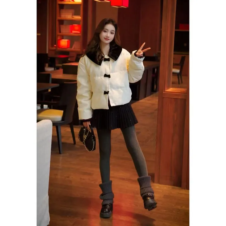 【小巷闲步】冬季时尚百搭拼接短款蝴蝶扣白鸭绒羽绒服YR1168