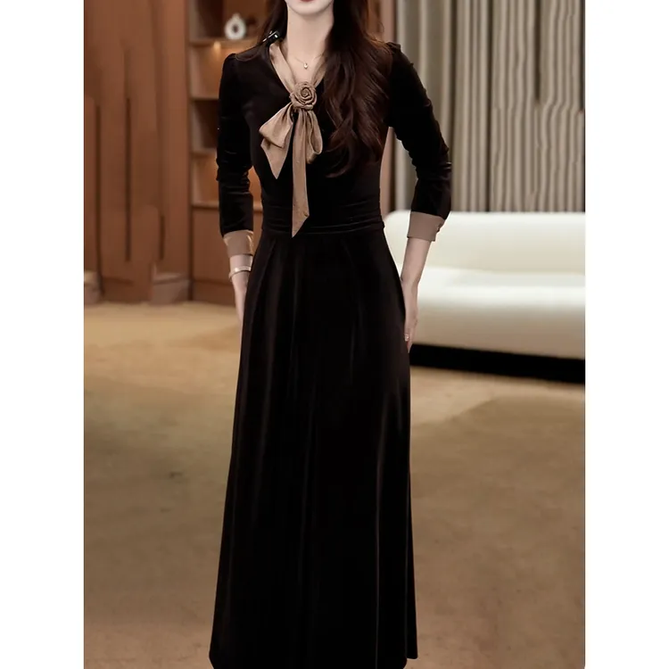 轻奢系带立体花朵装饰V领连衣裙女2026春季新款优雅收腰显瘦A字裙