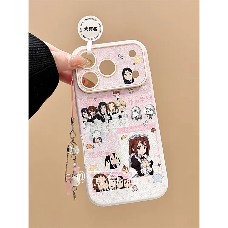 二次元动漫可爱轻音少女挂件适用苹果17手机壳iPhone16/15/14皮质
