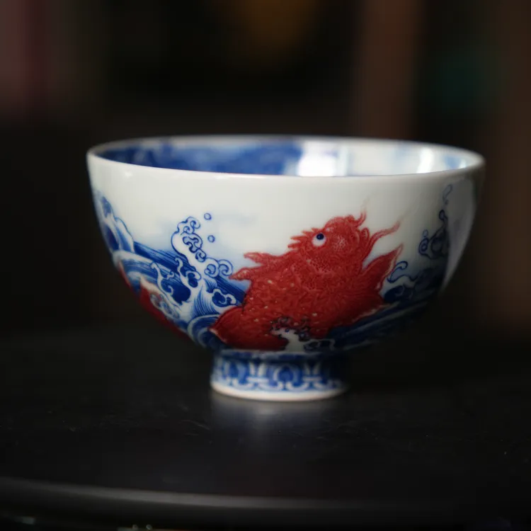九悠阁严选-专属款-景德镇高端瓷器-澄怀堂-釉里红鱼化龙鸡心杯