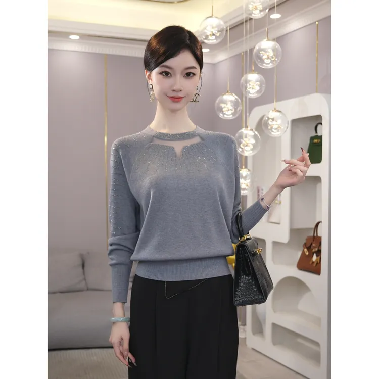2025年秋冬新款【QQ-1212JR】含绵羊毛灰色烫钻圆领镂空针织上衣女