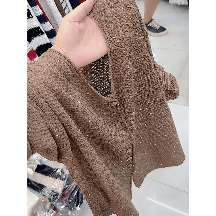 别致简约优雅气质v领纽扣长袖针织开衫女秋季款休闲百搭宽松上衣