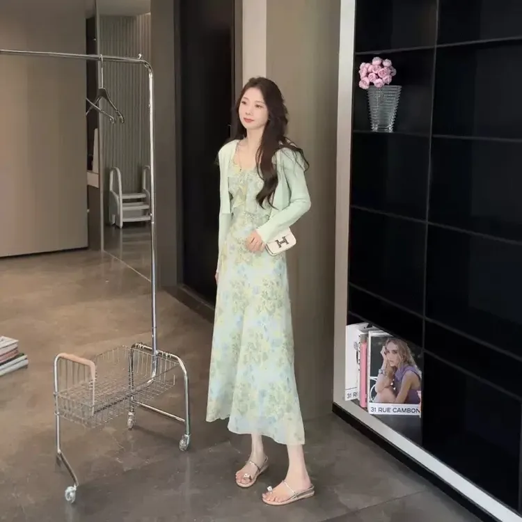 2025新款法式小飞袖碎花气质连衣裙搭防嗮针织开衫上衣两件套2025