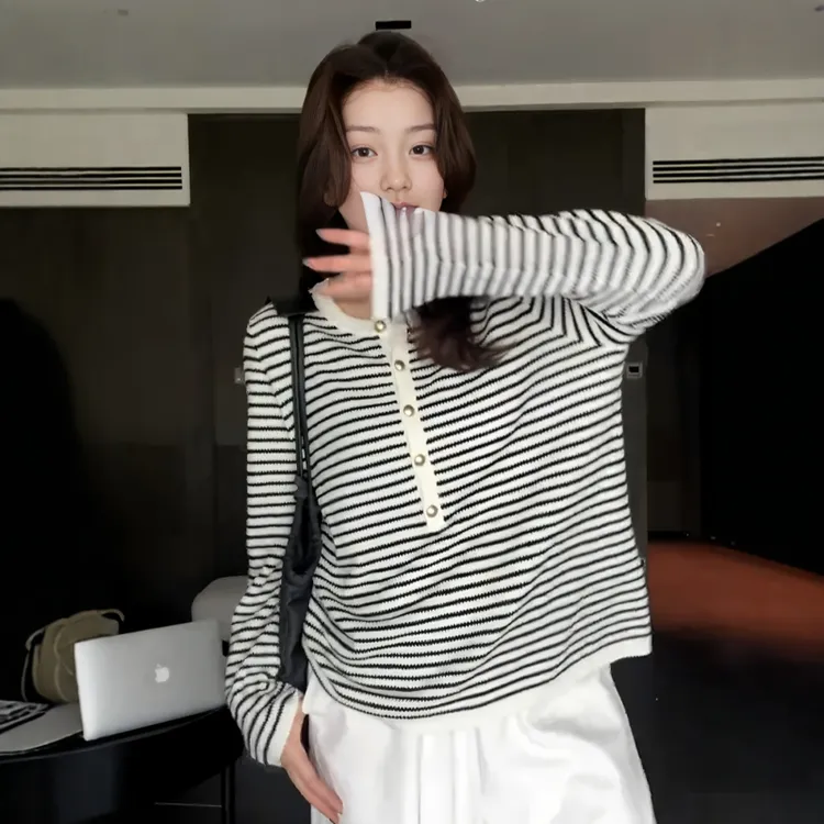 大码女装韩系黑白条纹毛衣针织衫早秋新款胖mm宽松巨显瘦套头上衣
