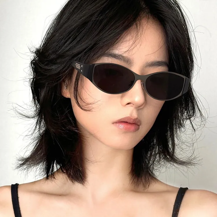 复古猫眼墨镜2025新款高级感老钱风辣妹街拍太阳眼镜防紫外线遮阳