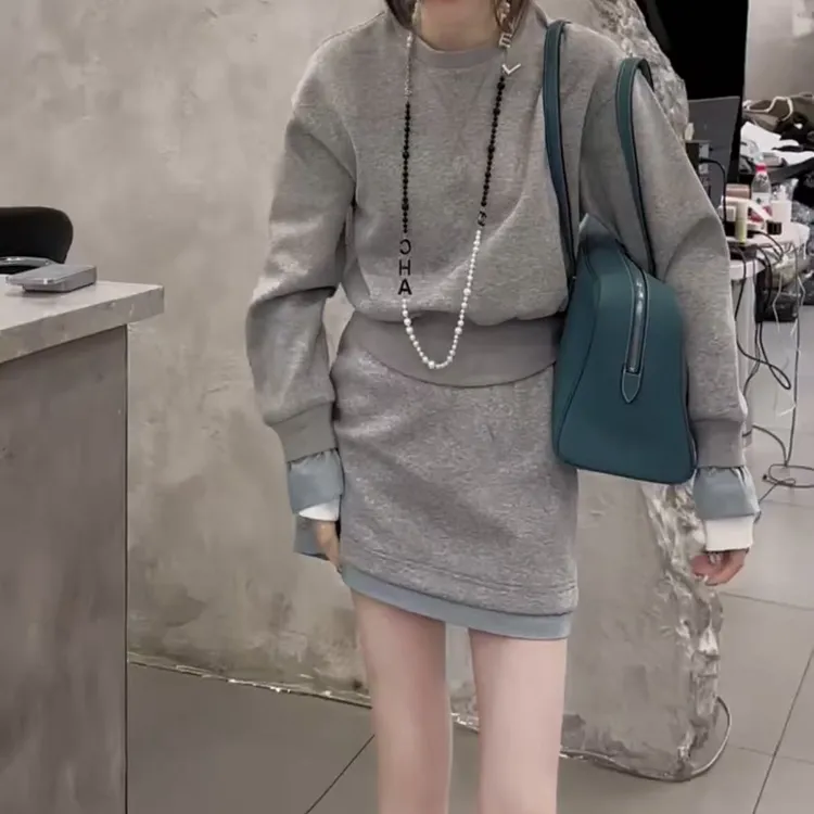 2025春季新款时尚显瘦气质女士网红洋气两件套百搭款D7510