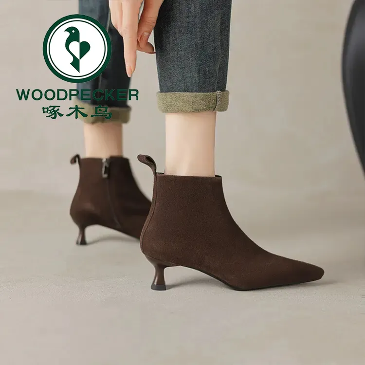 啄木鸟尖头小跟侧拉链短靴2025秋冬季新款加绒磨砂翻毛皮猫跟踝靴