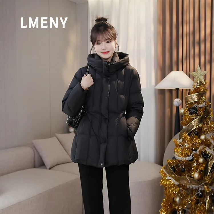 LMENY”收腰豆腐块“连帽羽绒服女2025冬新款中长款黑色外套25DY025