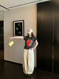 章章 美式复古小t 纯棉正肩apple印花时髦T恤